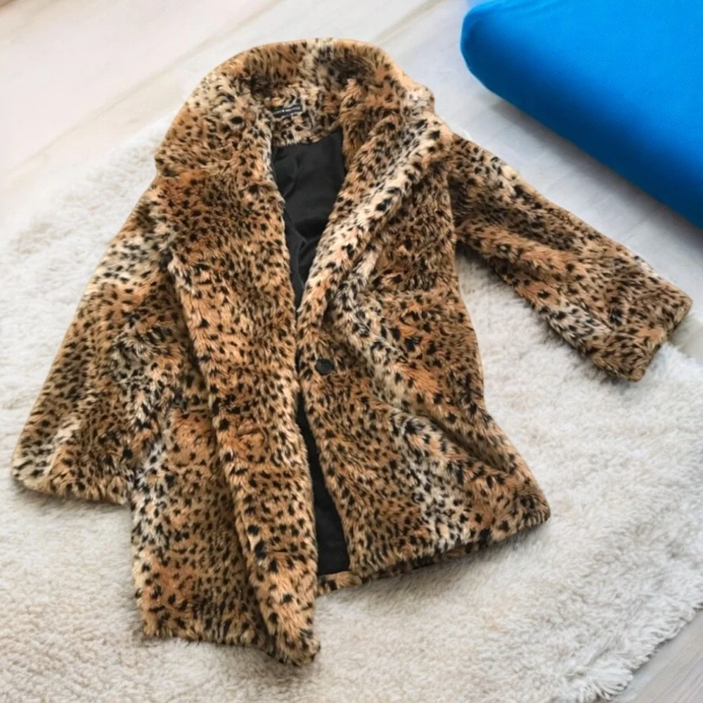 Brandy Melville Leopard Print Faux Fur Coat, One Size, Mid-Thigh Length - Picture 4 of 10